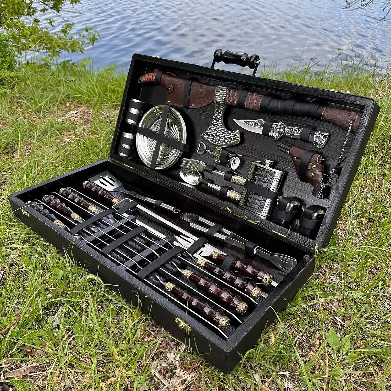 Дерев’яний кейс «ВУЛКАН» із набором шампурів