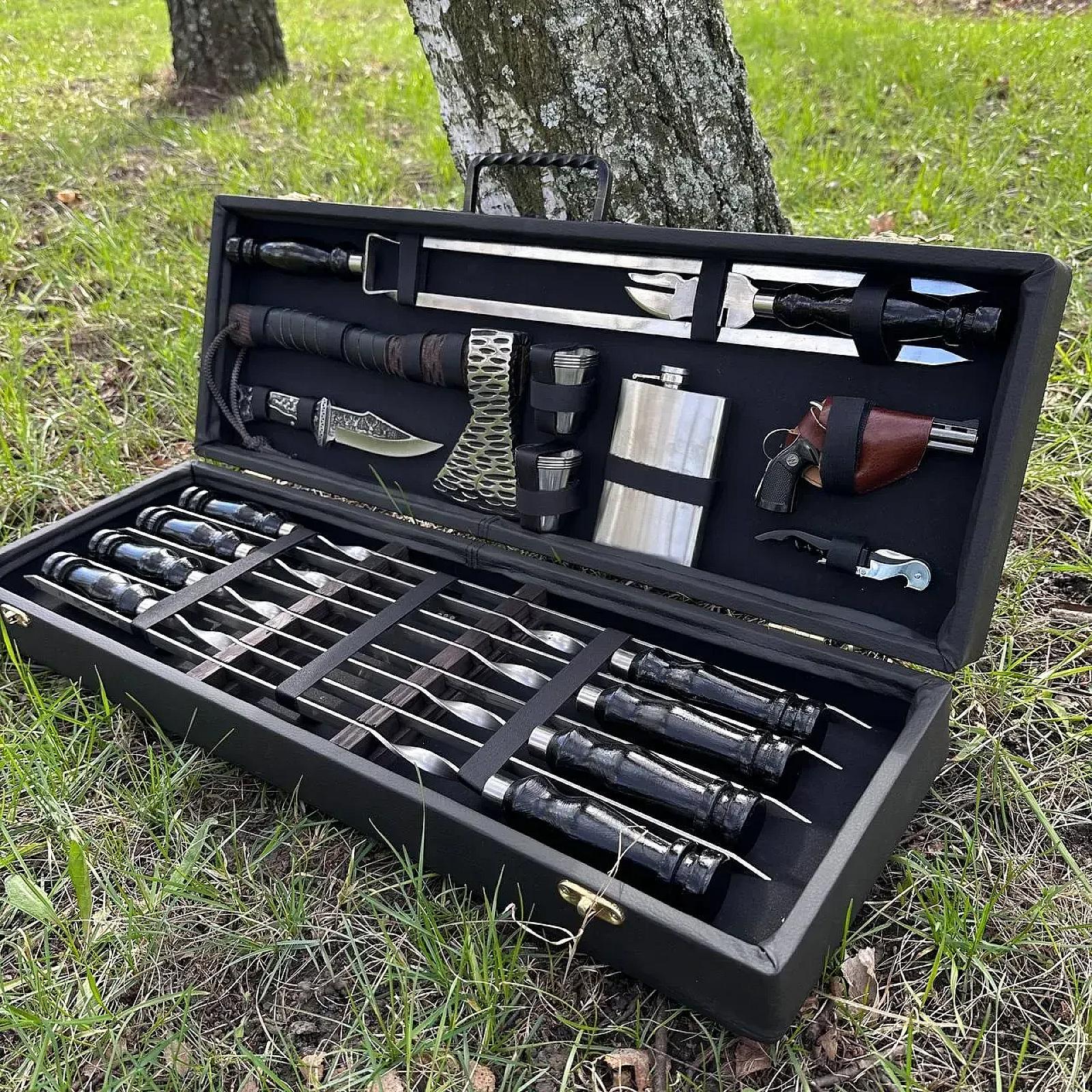 Дерев'яний кейс із набором шампурів "ЯГУАР"