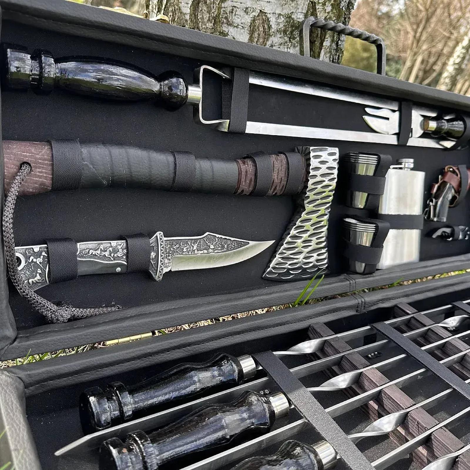 Дерев'яний кейс із набором шампурів "ЯГУАР"