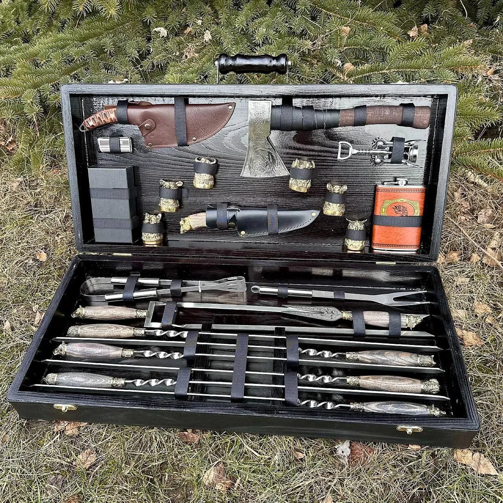 Дерев'яний кейс із набором шампурів «КОРОЛЬ»