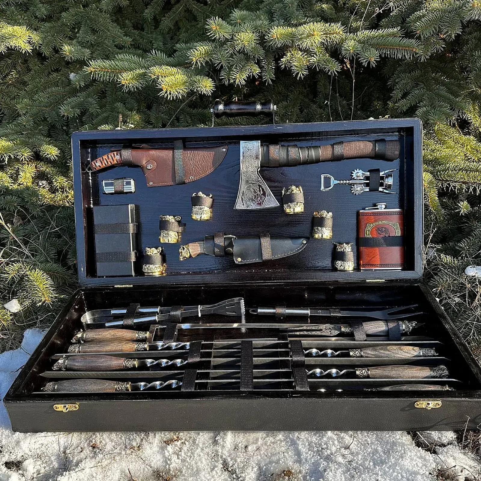 Дерев'яний кейс із набором шампурів «КОРОЛЬ»