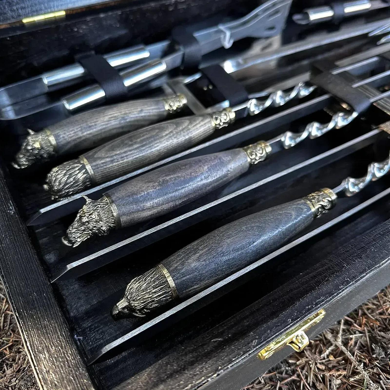 Дерев'яний кейс із набором шампурів «КОРОЛЬ»