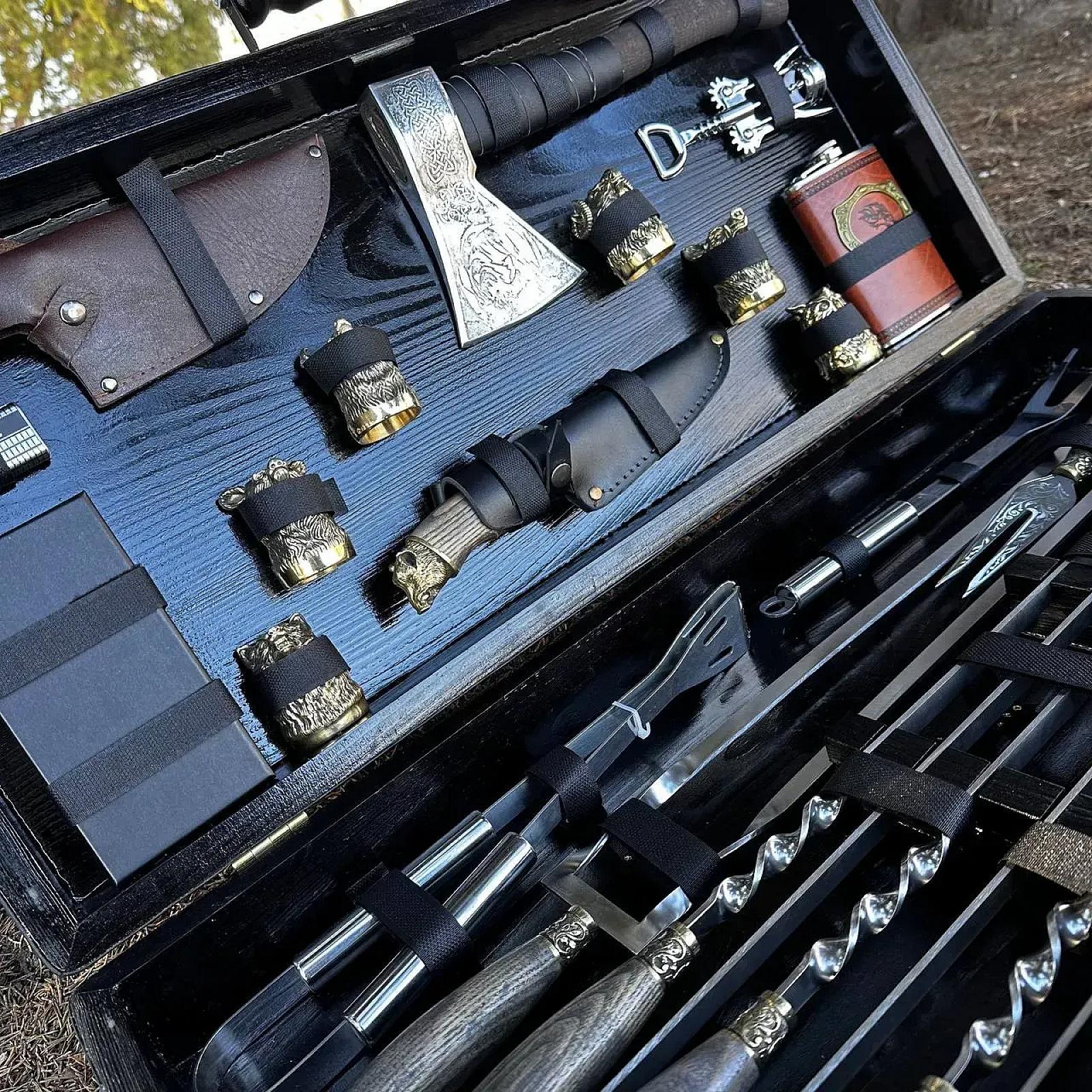 Дерев'яний кейс із набором шампурів «КОРОЛЬ»