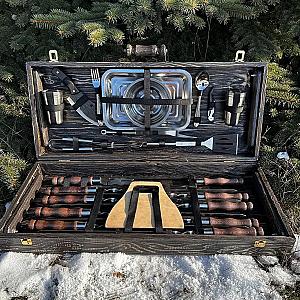 Дерев'яний кейс "ХИЖАК" з набором шампурів