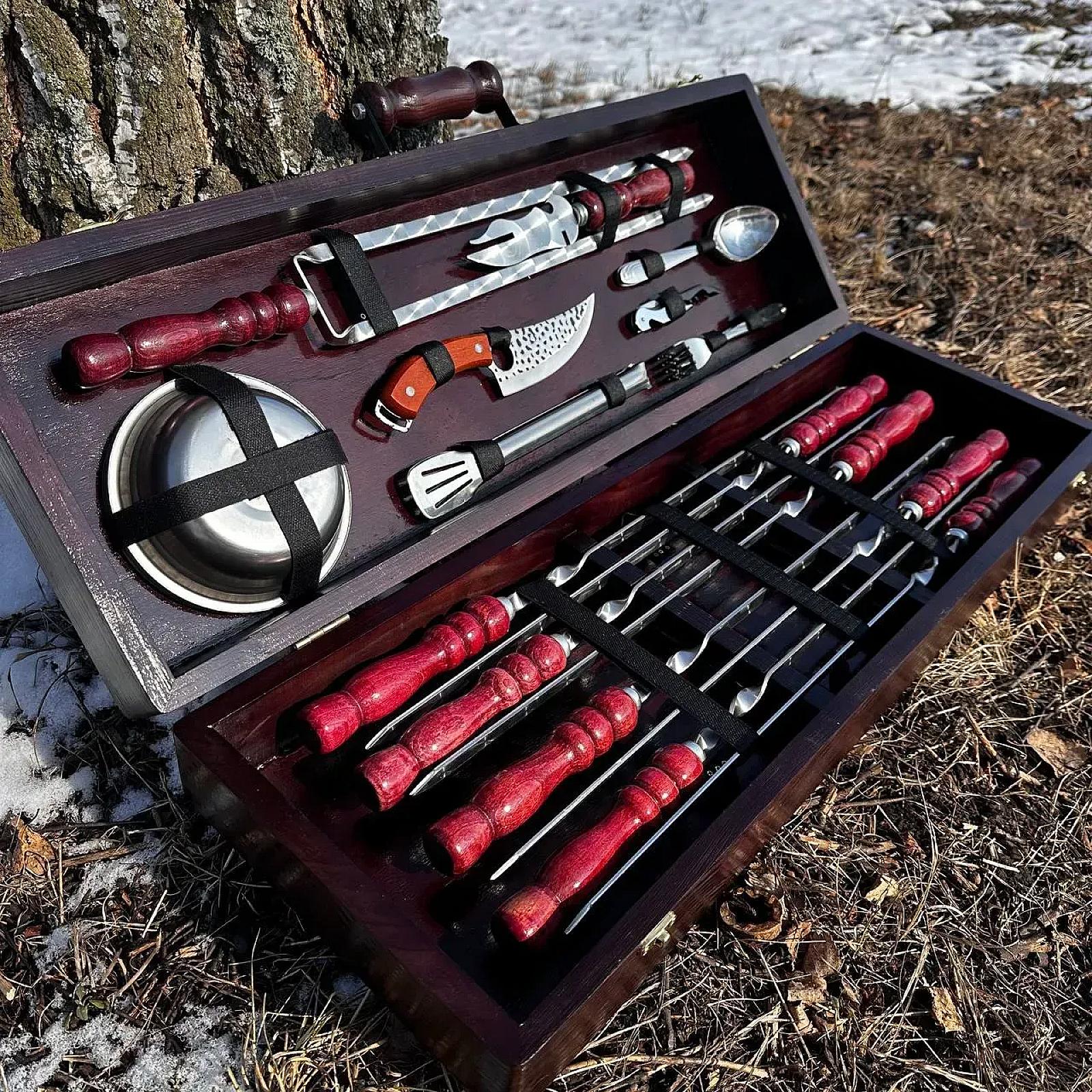 Набір шампурів «МАНДРІВНИК» у кейсі з дерева