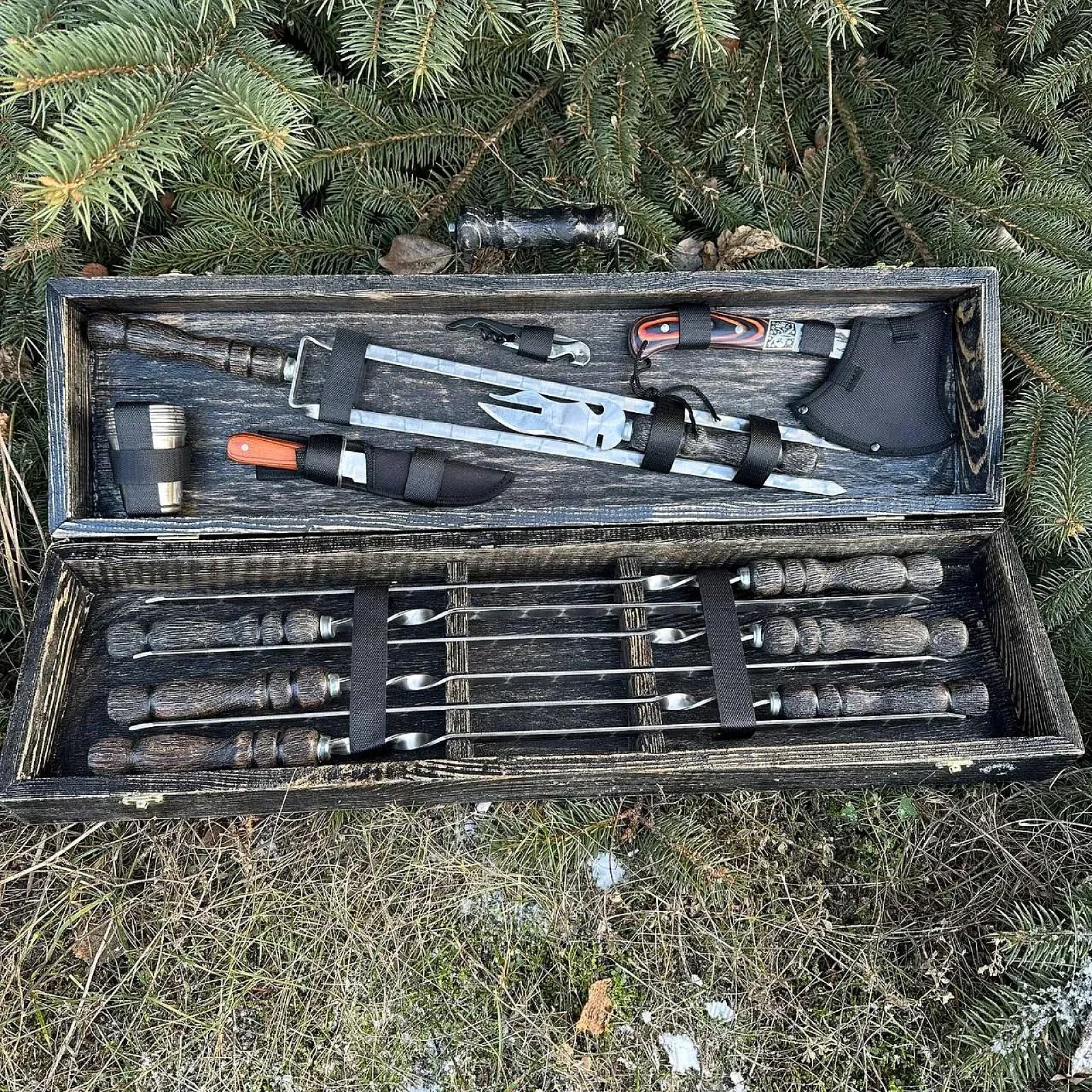 Дерев’яний кейс «ГРИФ» із набором шампурів