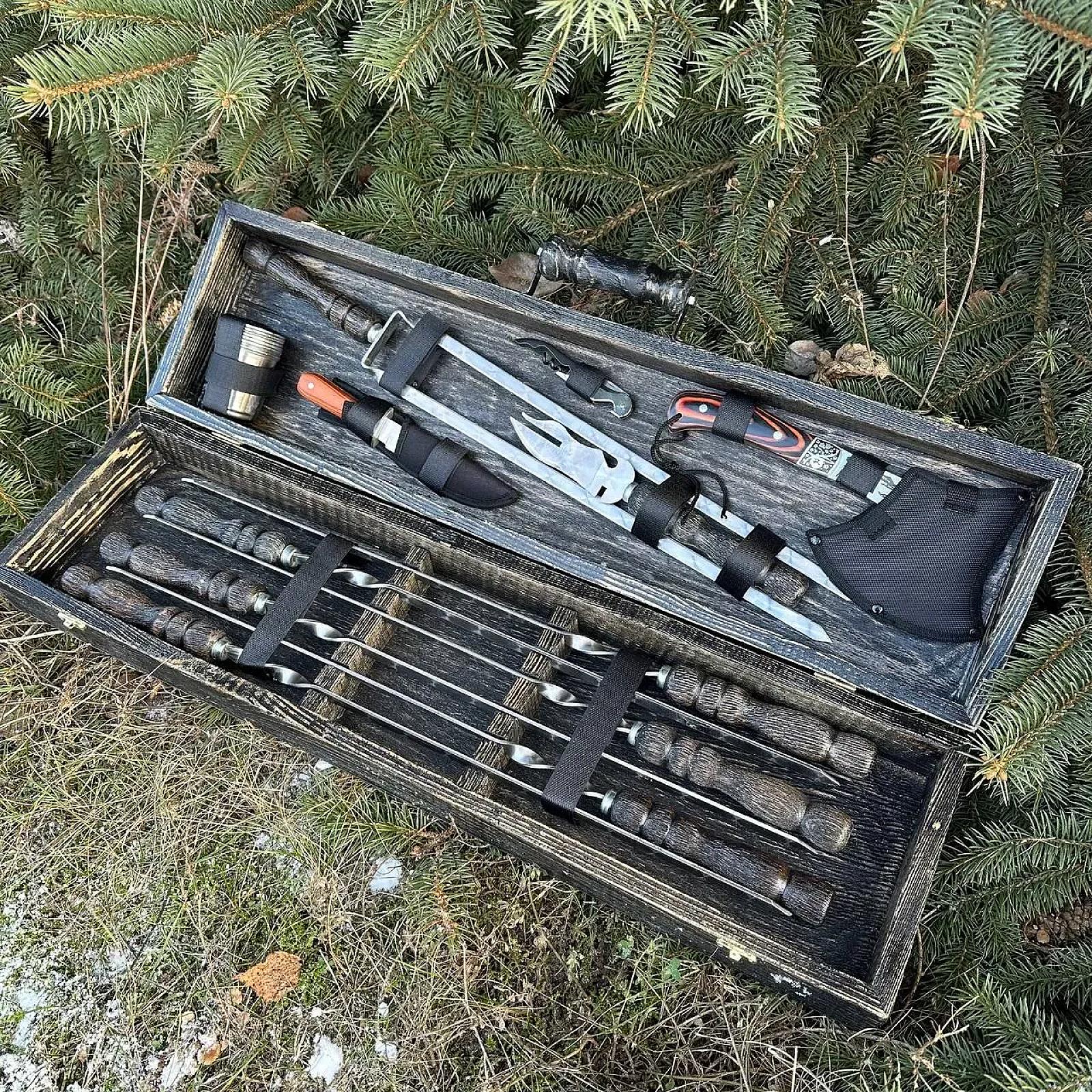 Дерев’яний кейс «ГРИФ» із набором шампурів