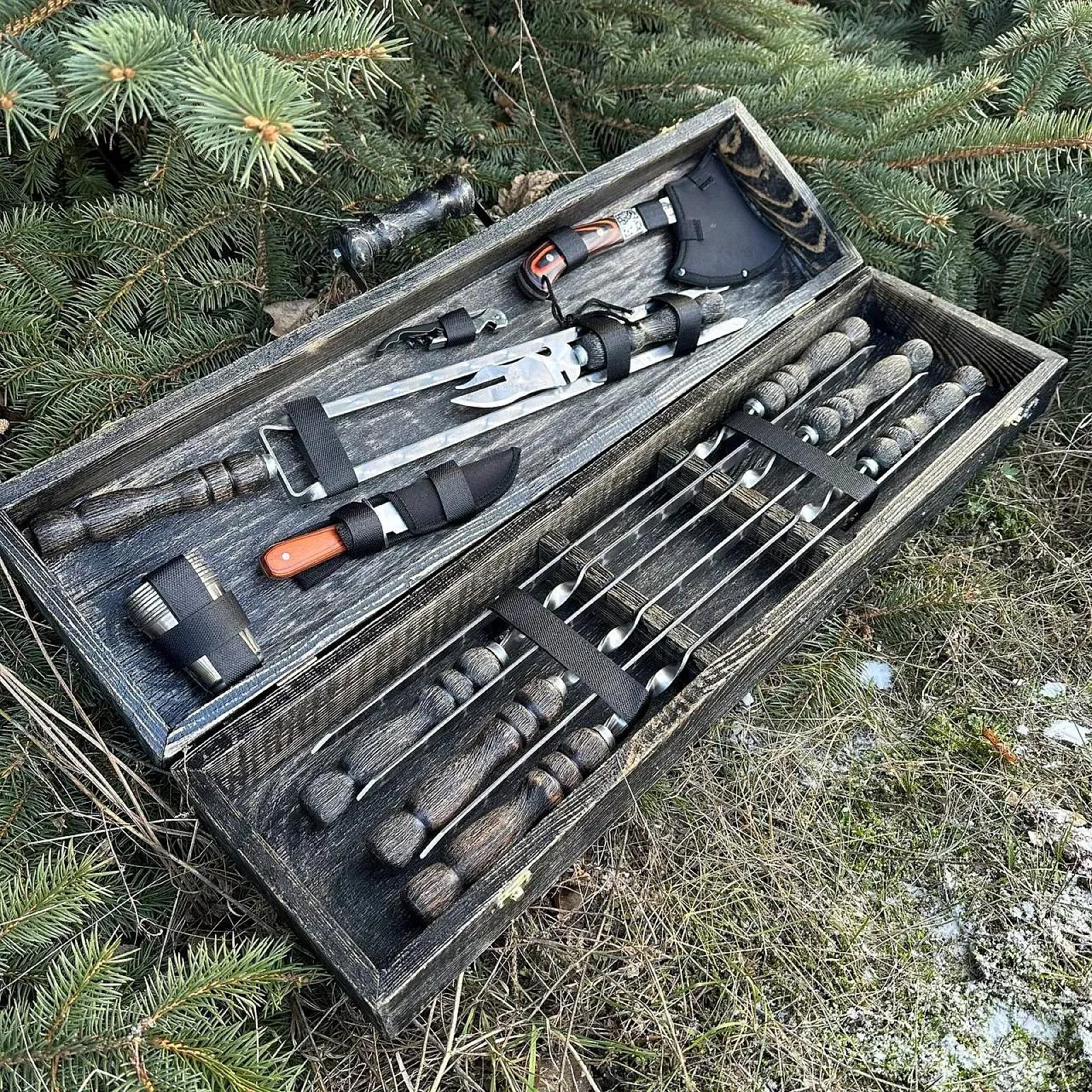 Дерев’яний кейс «ГРИФ» із набором шампурів