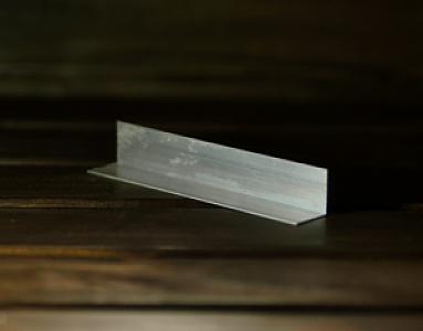 Алюмінієвий куток 25х25х1