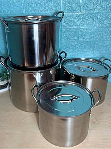 Набір посуду з високоякісної нержавіючої сталі на 8 предметів