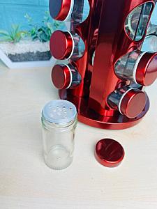 Набор для специй из высококачественной нержавеющей стали в красном цвете.