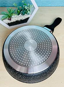 Сковорода с мраморным антипригарным покрытием. Диаметр 24*6,5 см