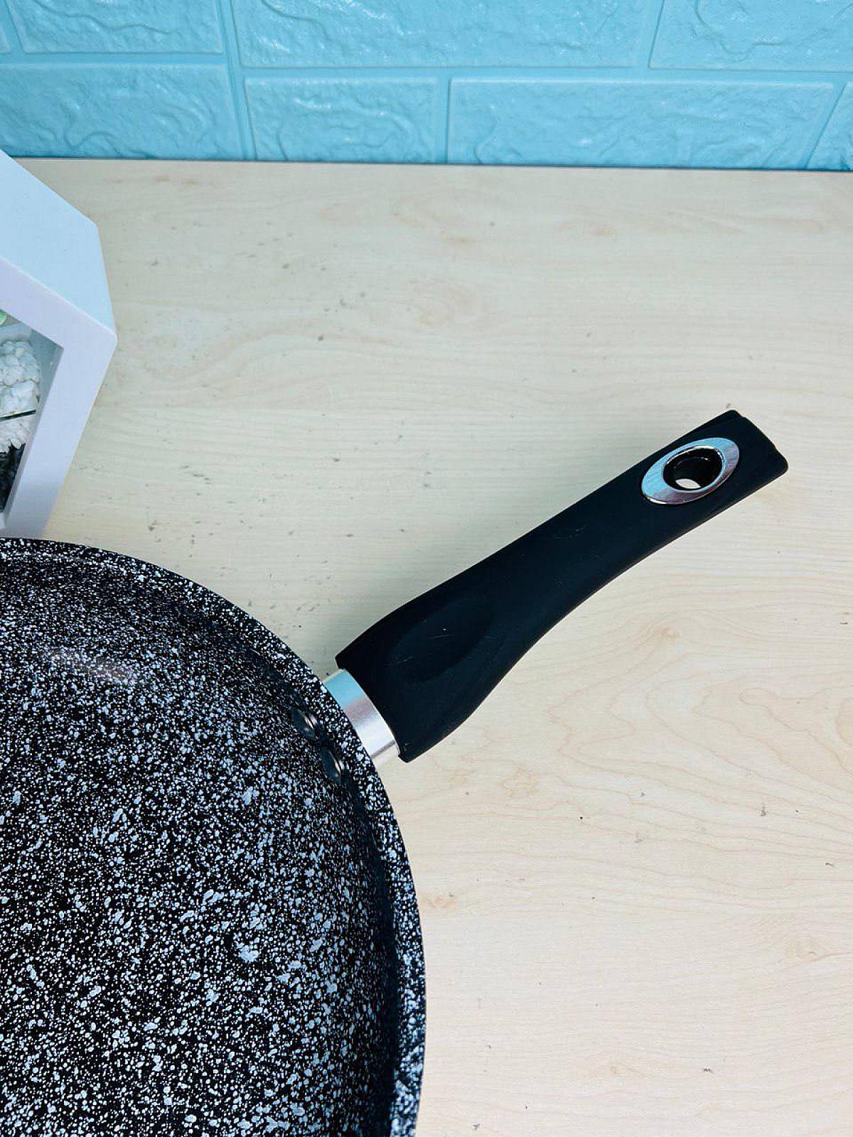 Сковорода с гранитным антипригарным покрытием с высокими бортами. Диаметр 26 см