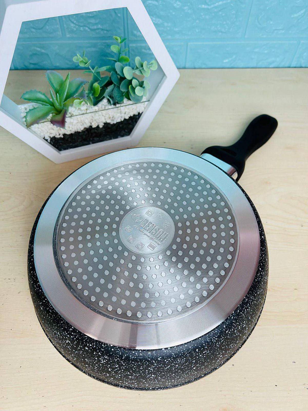 Сковорода с гранитным антипригарным покрытием с высокими бортами. Диаметр 24 см