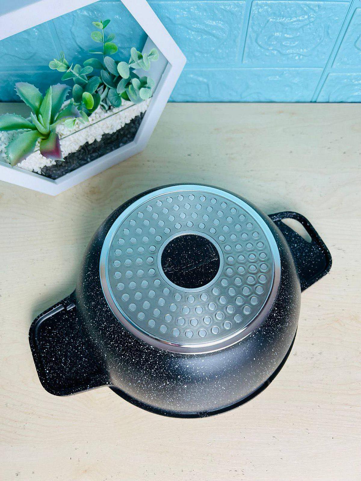 Изысканная кастрюля с мраморным антипригарным покрытием вместе с крышкой. 2,7 л