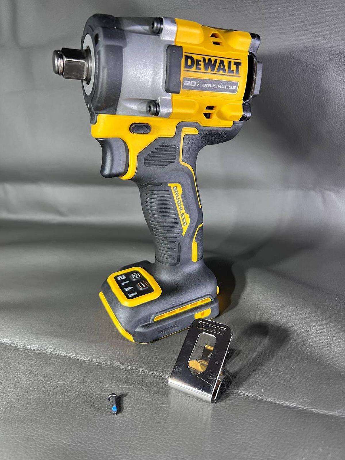 Гайковерт DeWalt DCF921