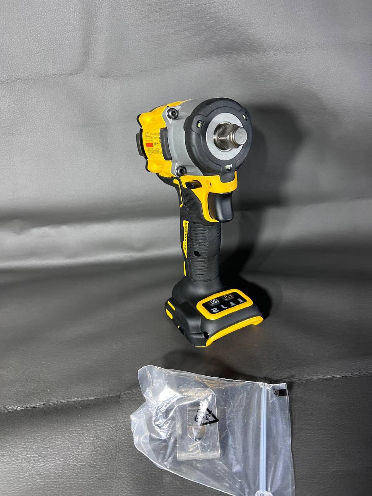 Гайковерт DeWalt DCF921