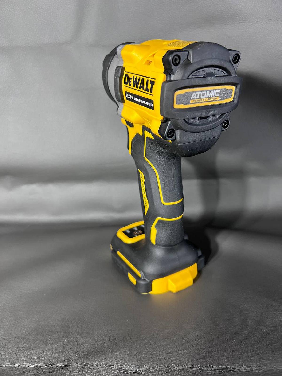 Гайковерт DeWalt DCF921