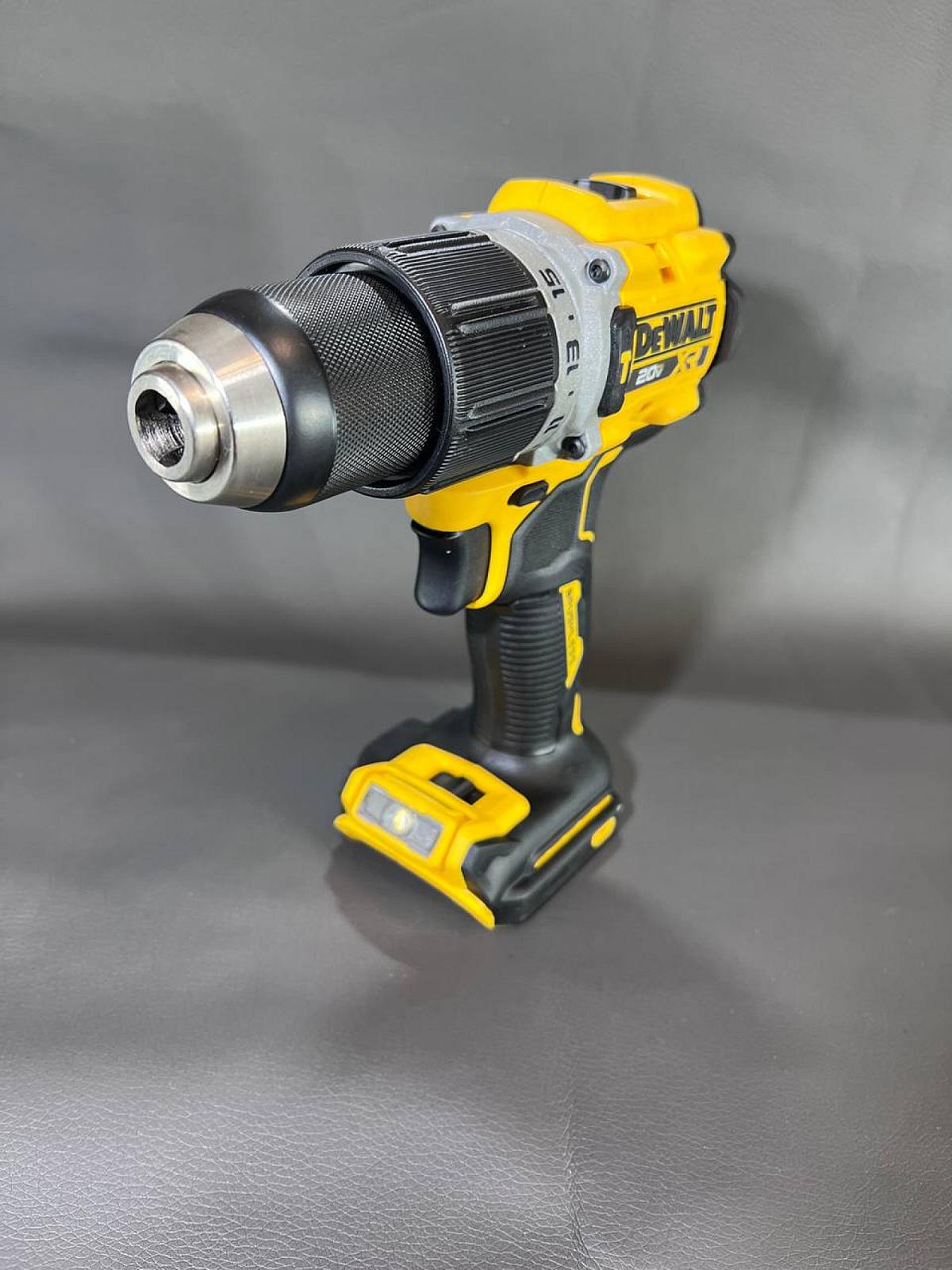 Шурупокрут з ударом DeWalt DCD805