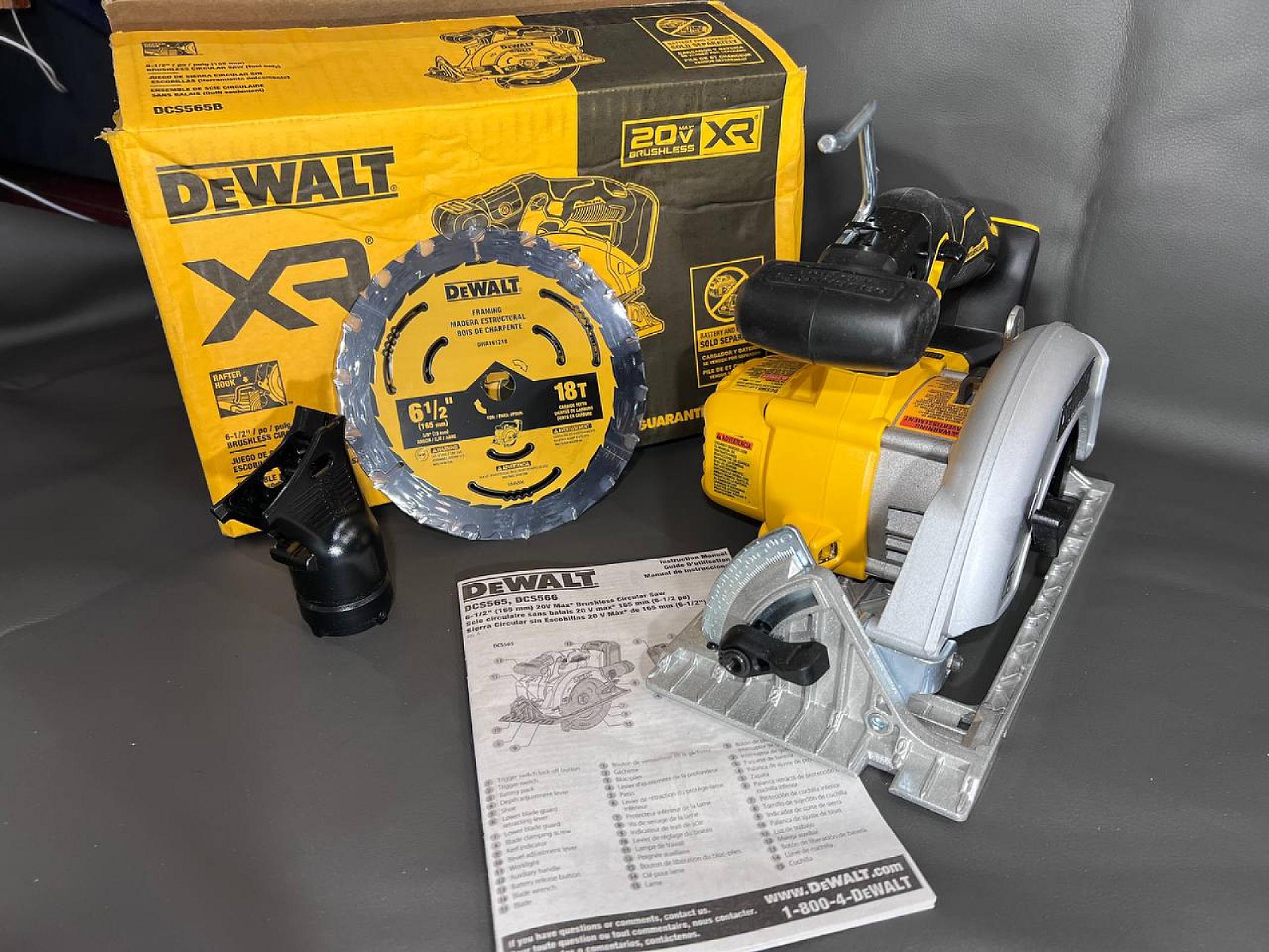 Акумуляторна  пилка DeWalt DCS565