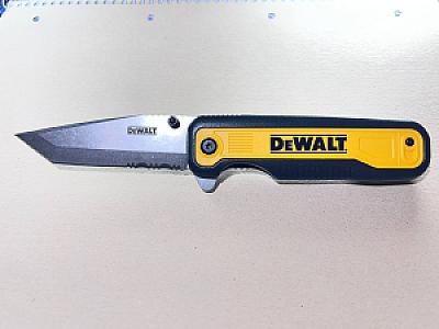 Ніж DeWalt DWHT10994 Tanto (8,38см)