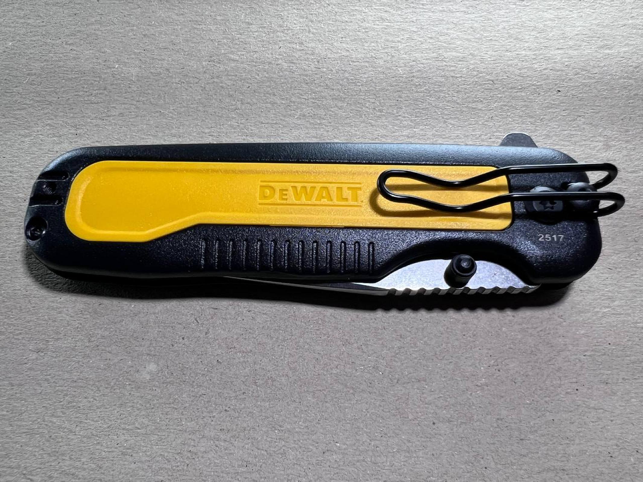 Ніж DeWalt DWHT10994 Tanto (8,38см)