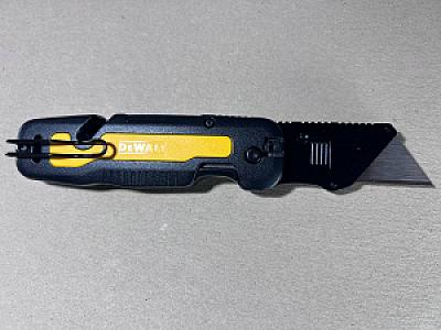 Ніж DEWALT DWHT10992