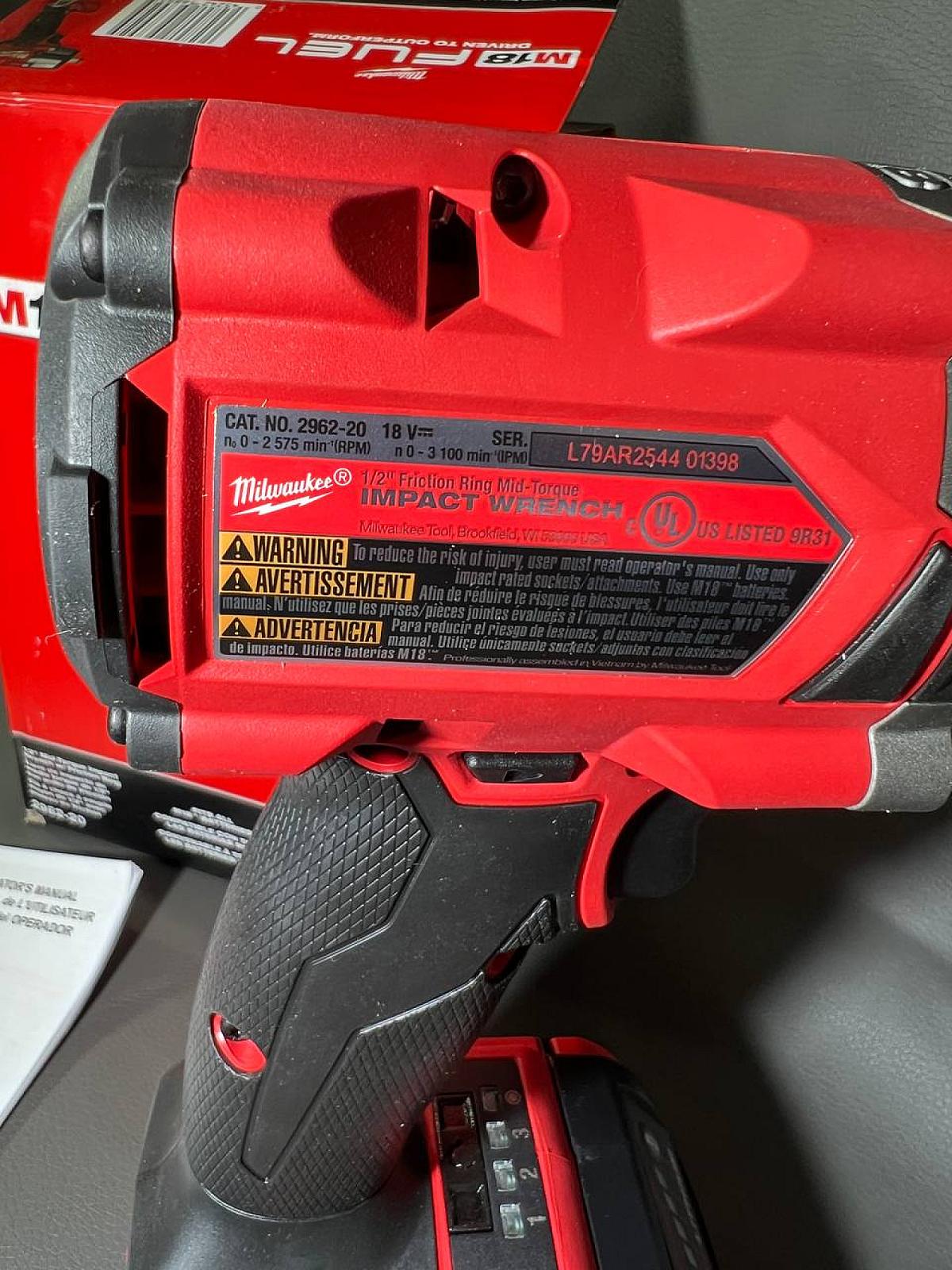 Гайковерт Milwaukee 2962-20 серії M18 FUEL