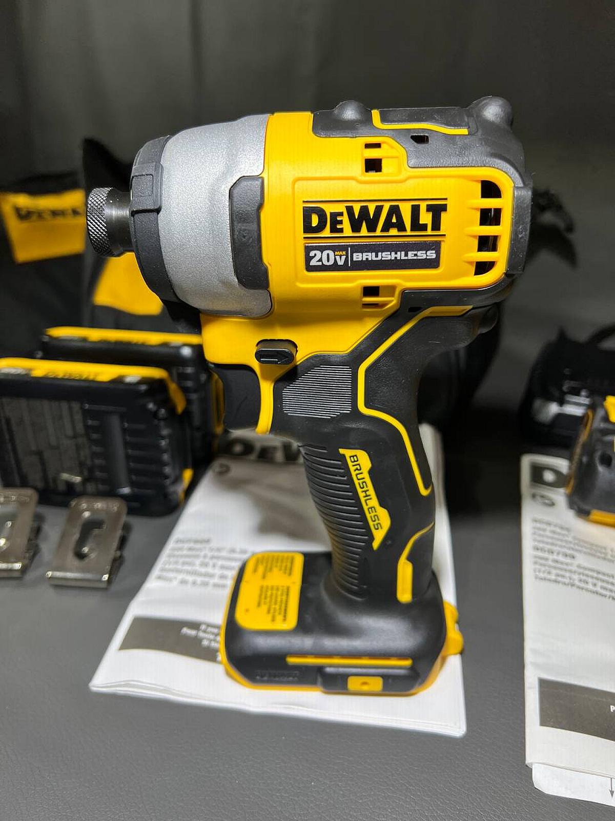 Ударний імпакт  DeWALT DCF809