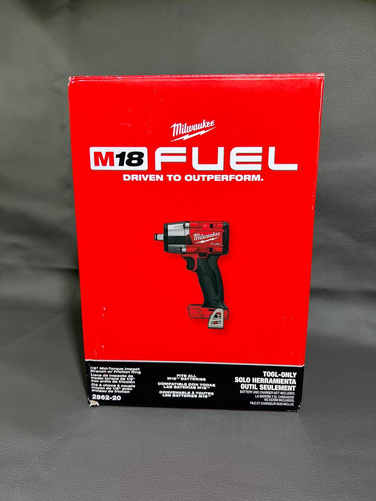 Компактний акумуляторний ударний гайковерт 1/2 Milwaukee 2962-20 серії M18 FUEL