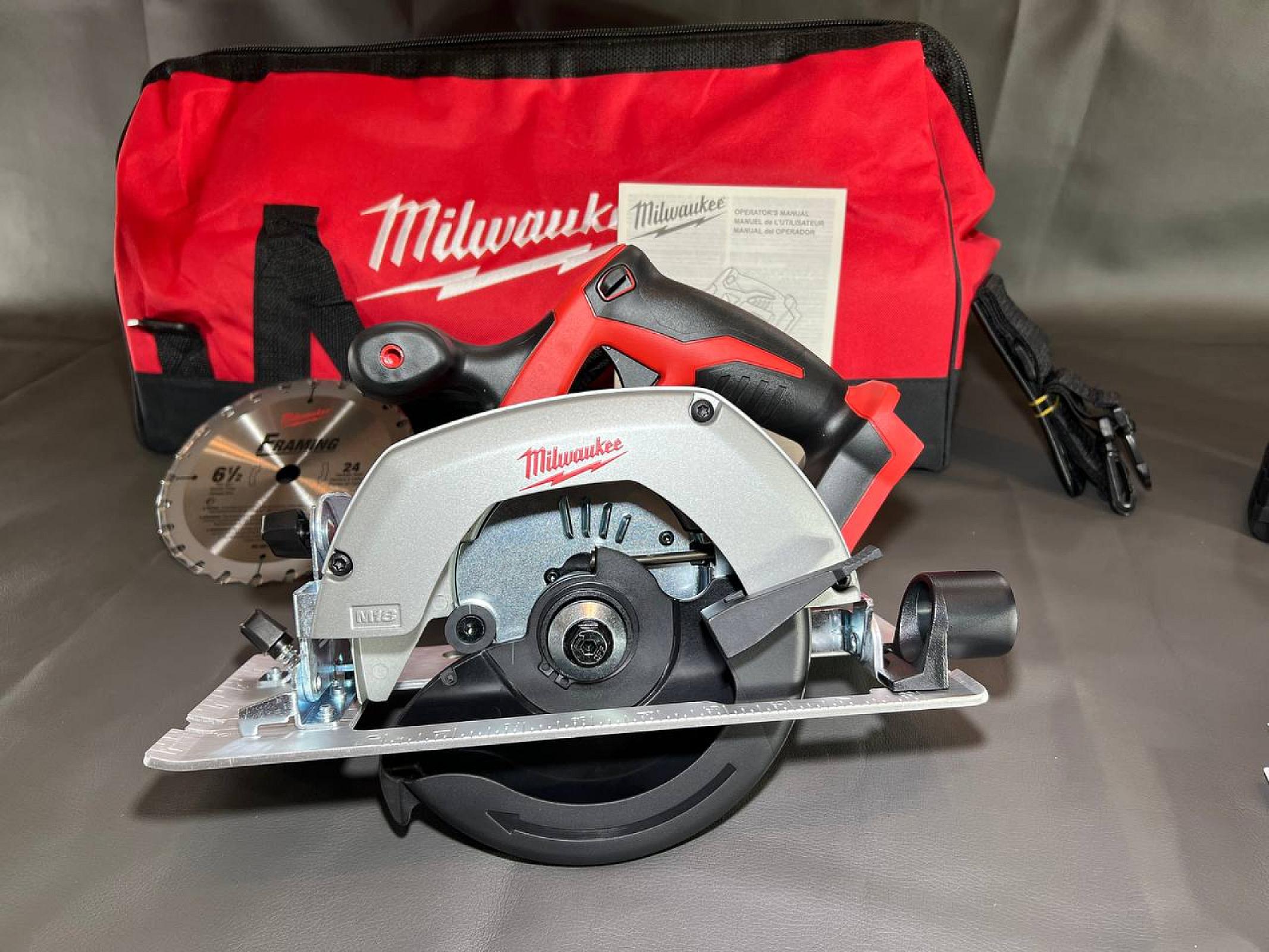 Циркулярна пилка Milwaukee M18 2630-20