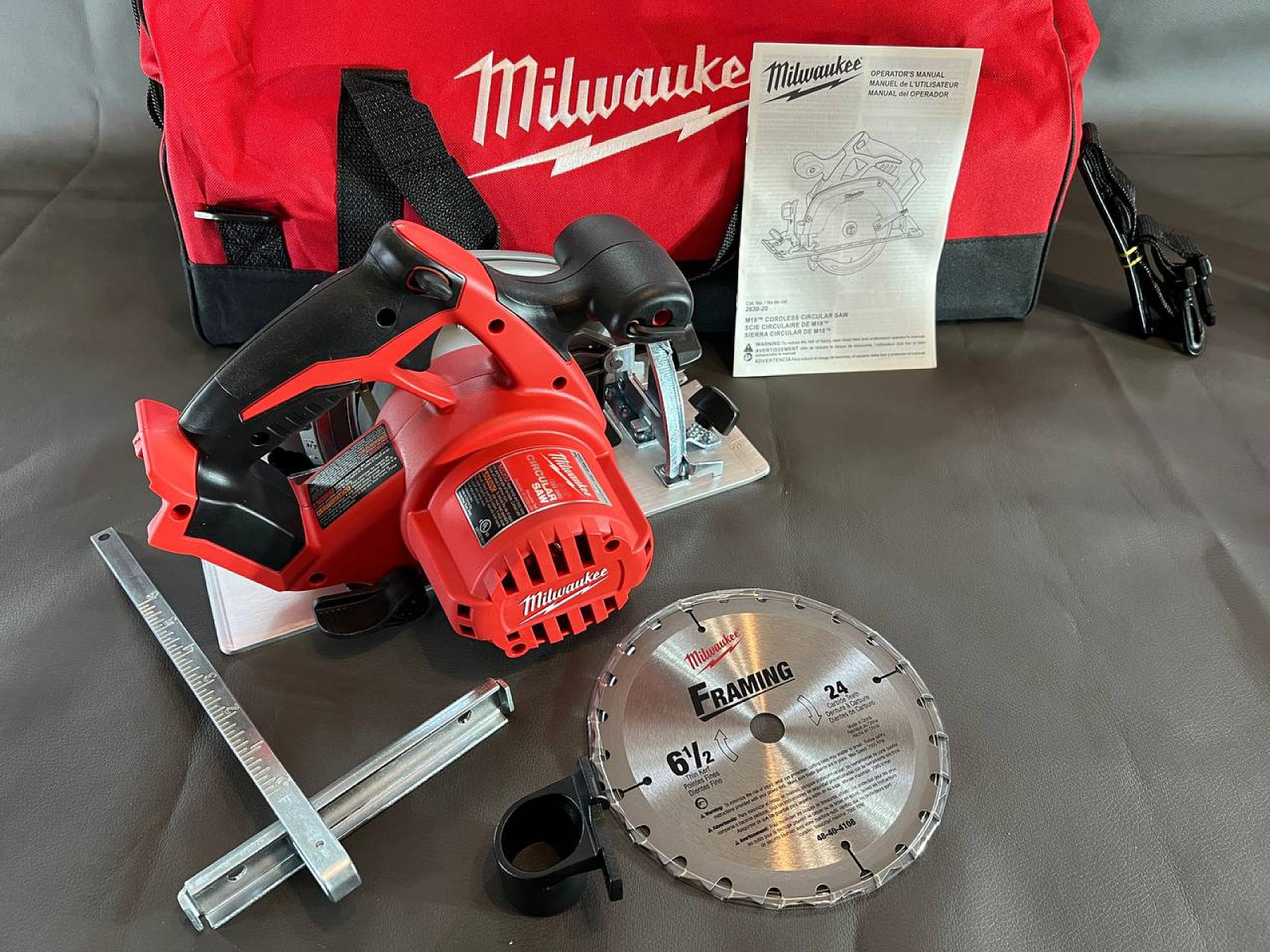 Циркулярна пилка Milwaukee M18 2630-20