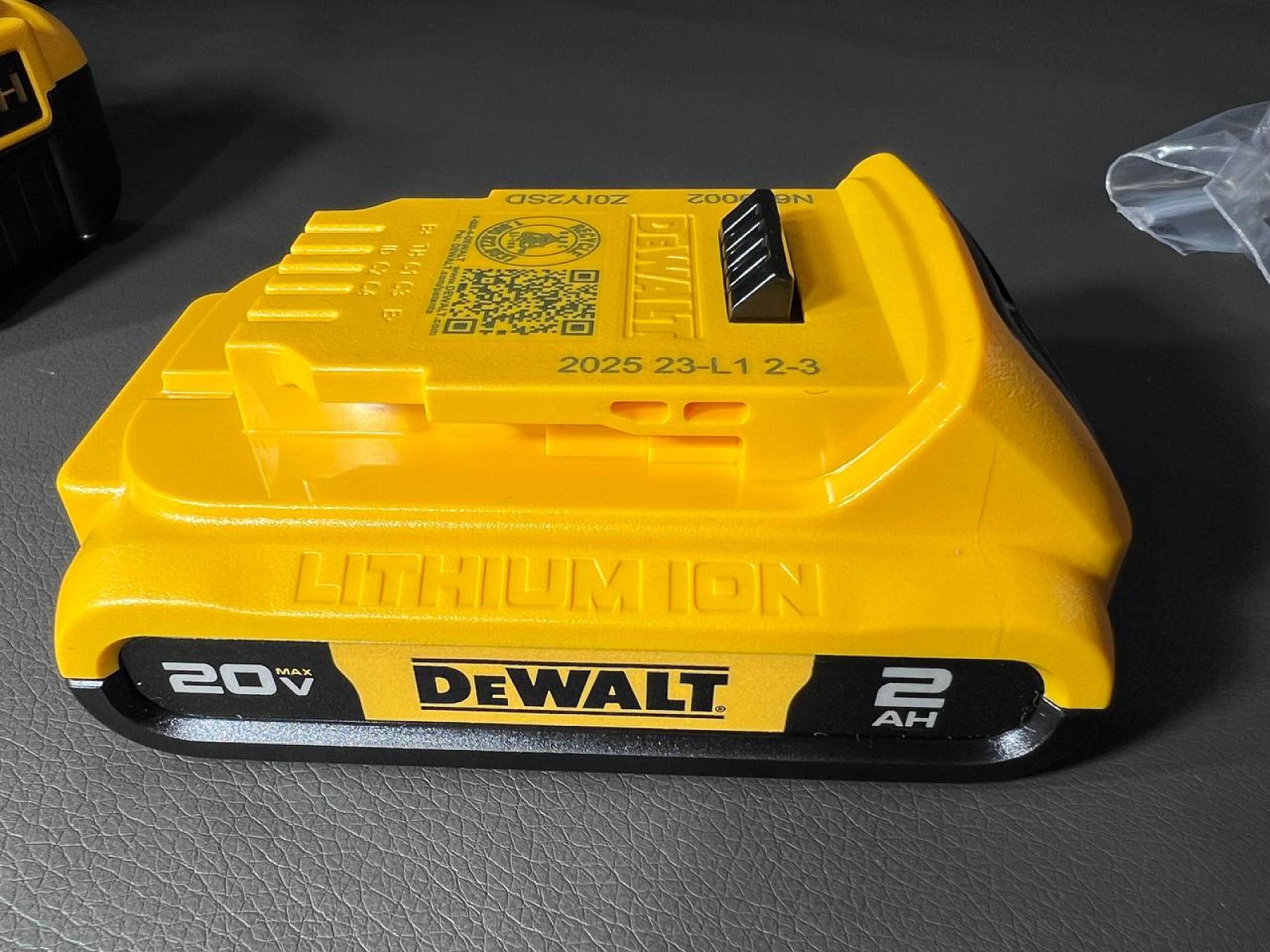 Акумулятори DeWalt dcb2104, dcb240, dcb205, dcb203