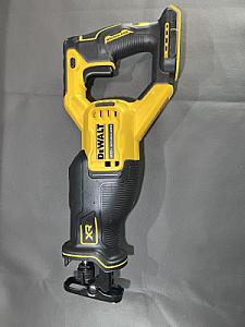 Потужна та компактна акумуляторна шабельна пила DeWALT DCS382 18V/20V XR Brushless