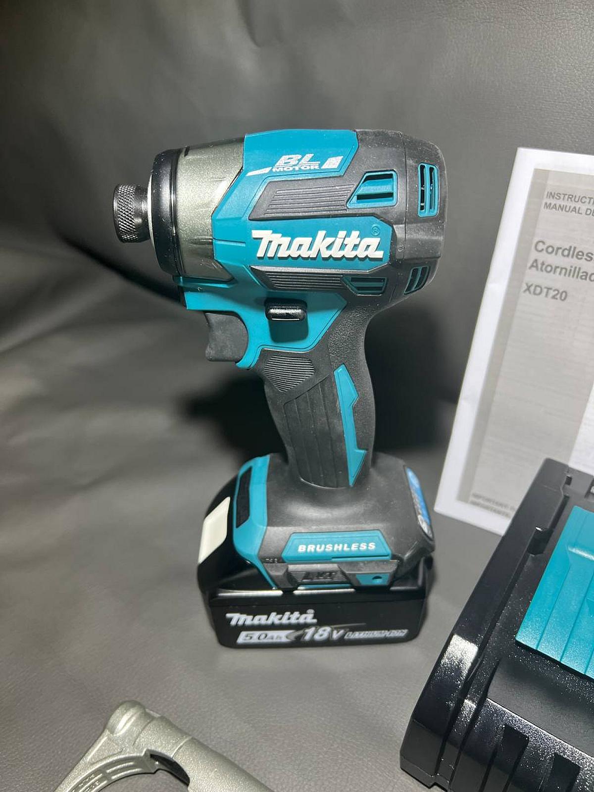 Комплект акумуляторного інструменту Makita XT297T