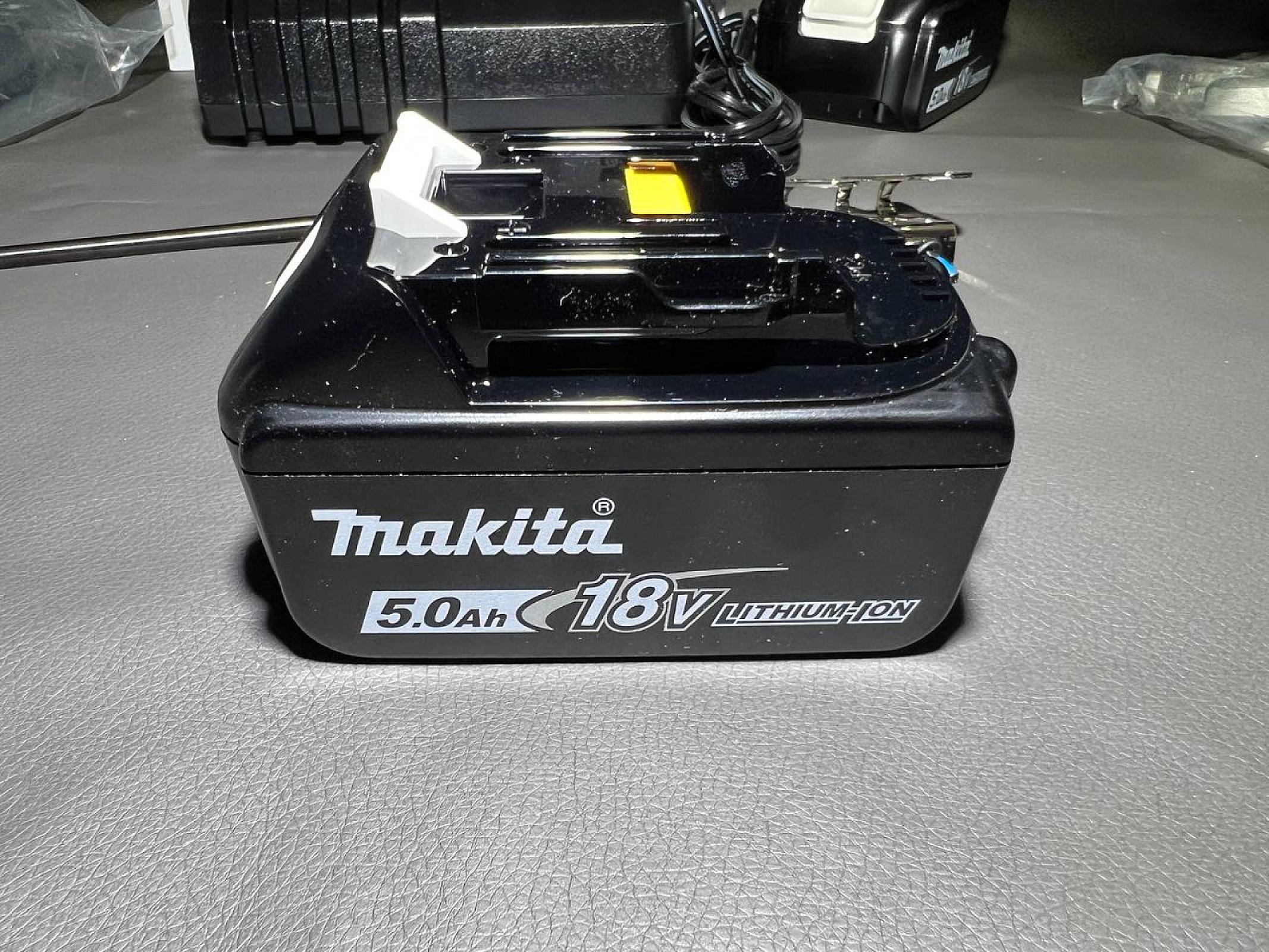 Комплект акумуляторного інструменту Makita XT297T
