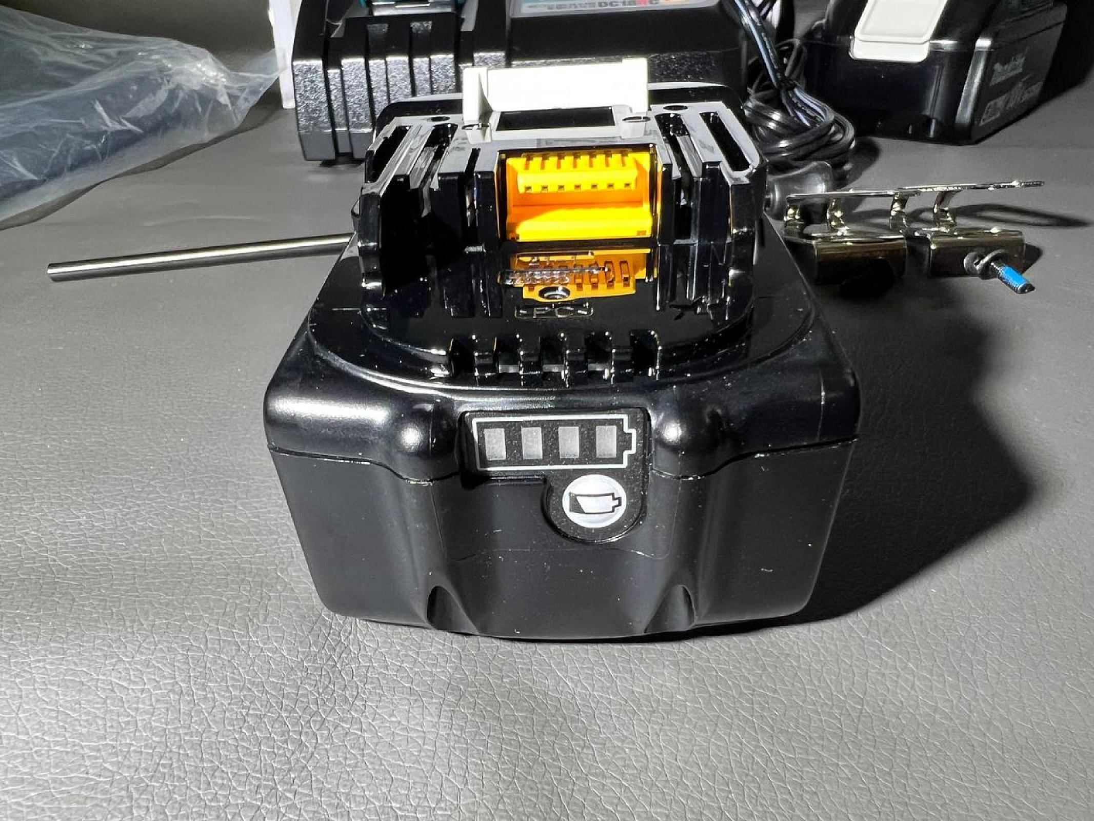 Комплект акумуляторного інструменту Makita XT297T