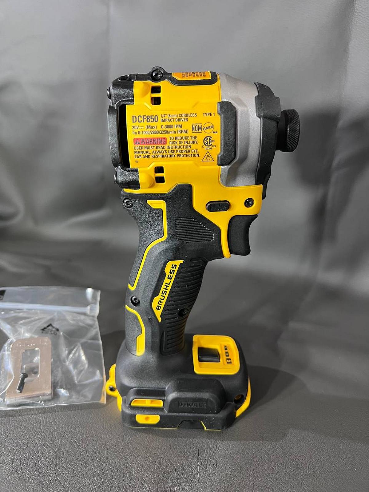 Найкоротший імпакт Dewalt DCF850
