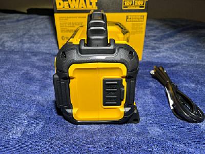 Акустична Bluetooth колонка DeWALT DCR010