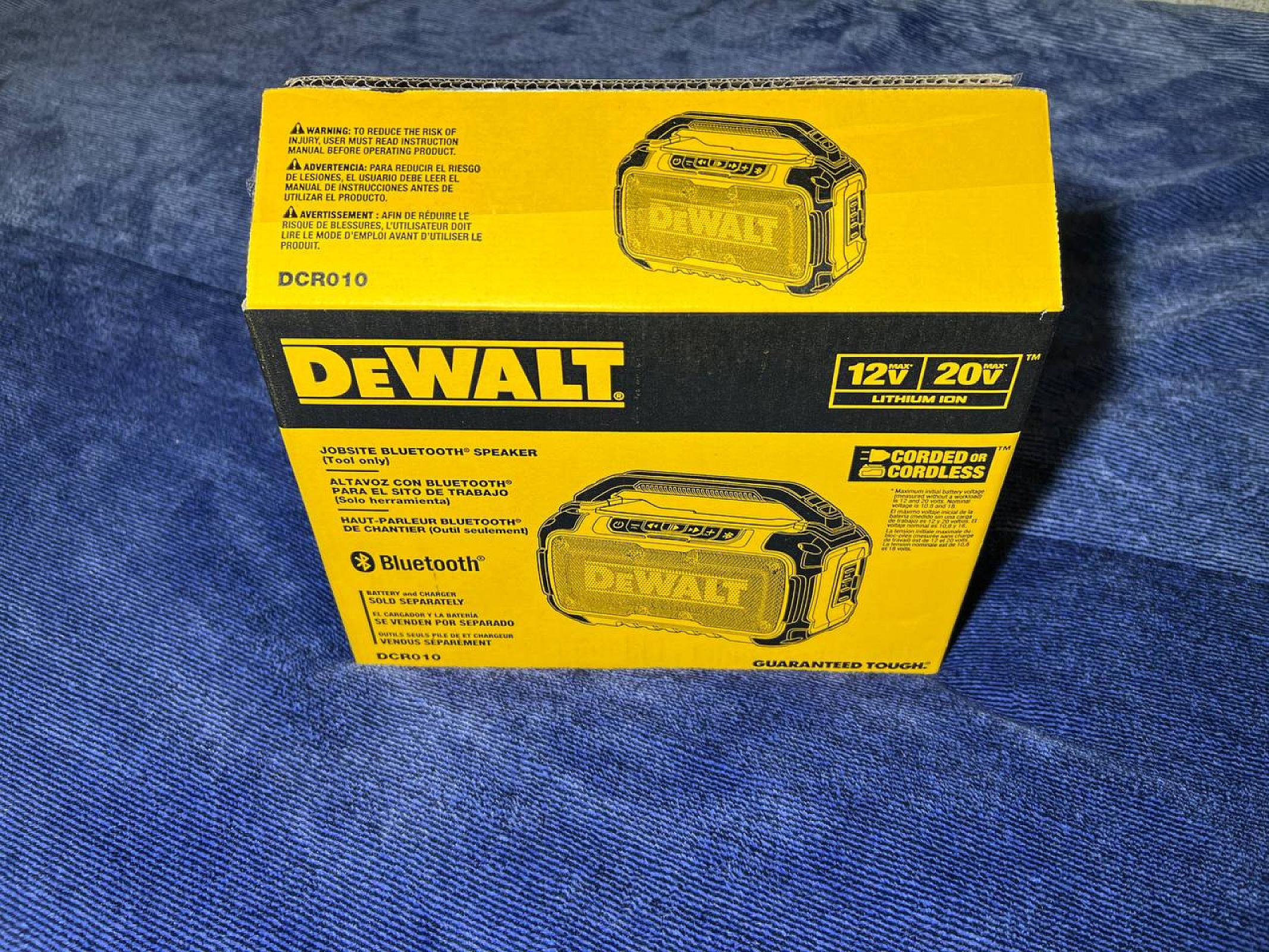 Акустична Bluetooth колонка DeWALT DCR010