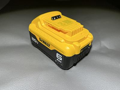 Акумуляторна батарея DEWALT DCB206