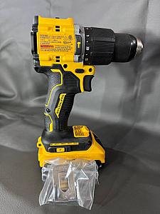 Дриль-шуруповерт DeWalt DCD799