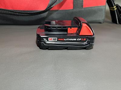 Акумулятор Milwaukee M18 Compact REDLITHIUM 1.5 Ah (48-11-1815)