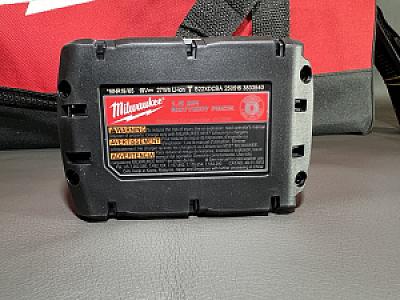 Акумулятор Milwaukee M18 Compact REDLITHIUM 1.5 Ah (48-11-1815)