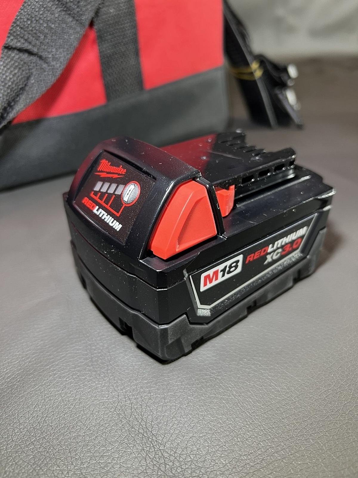 Акумулятор Milwaukee M18 REDLITHIUM XC3.0 (48-11-1828)