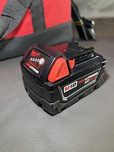 Акумулятор Milwaukee M18 REDLITHIUM XC3.0 (48-11-1828)