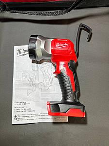 Акумуляторний світлодіодний ліхтар Milwaukee M18 TLED-0 2735-20