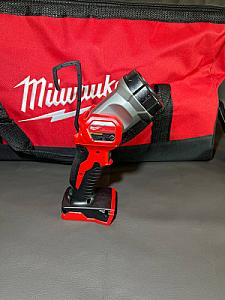 Акумуляторний світлодіодний ліхтар Milwaukee M18 TLED-0 2735-20