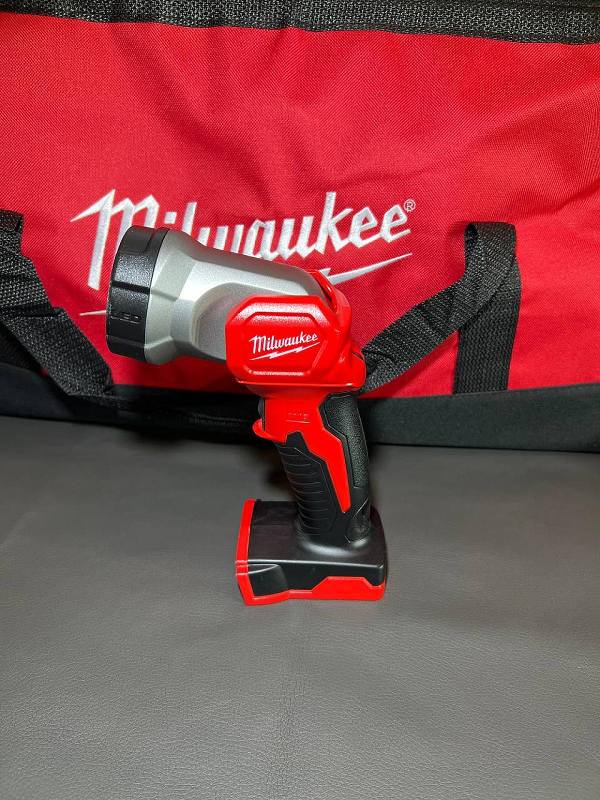 Акумуляторний світлодіодний ліхтар Milwaukee M18 TLED-0 2735-20
