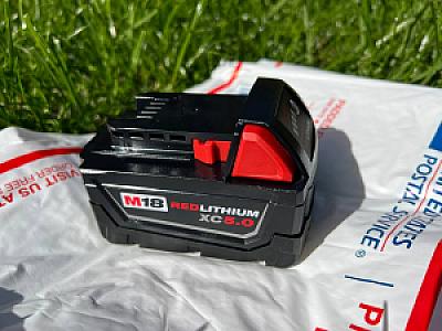 Акумуляторна батарея Milwaukee M18 B5 5.0 Ah (48-11-1850) REDLITHIUM™